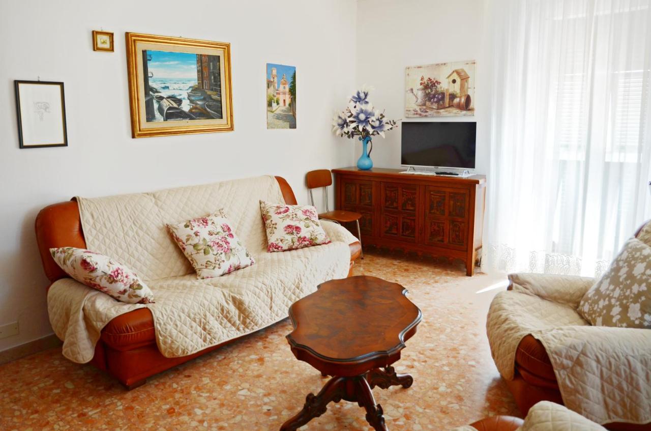 La Piazza - Appartamento Vacanze Piana Battolla Extérieur photo