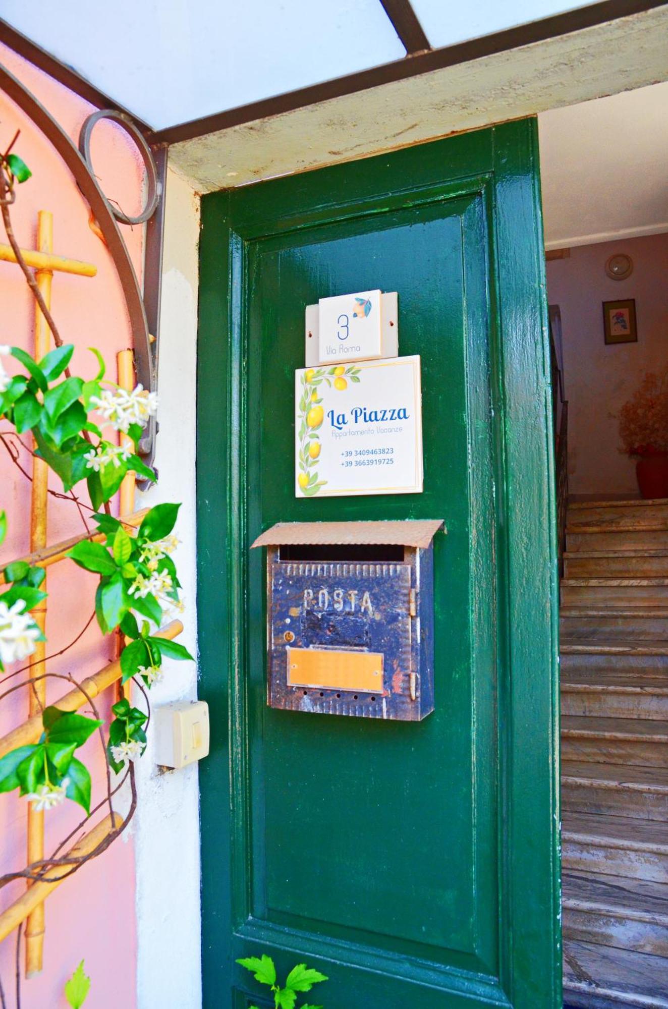 La Piazza - Appartamento Vacanze Piana Battolla Extérieur photo